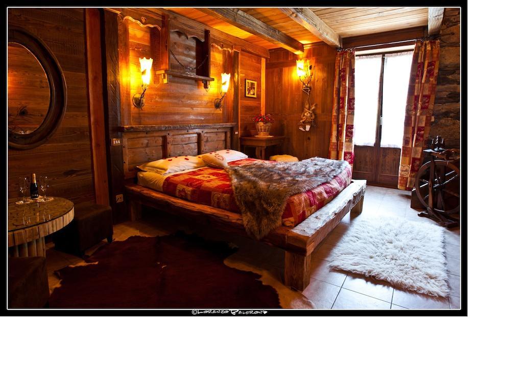 Baita La Jolie Bergere La Salle Room photo